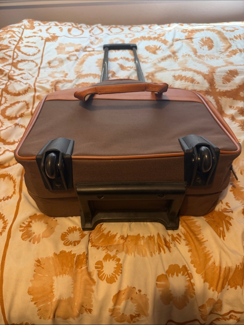 London Fog Tan Leather-Look Rolling Briefcase - Picture 7 of 9